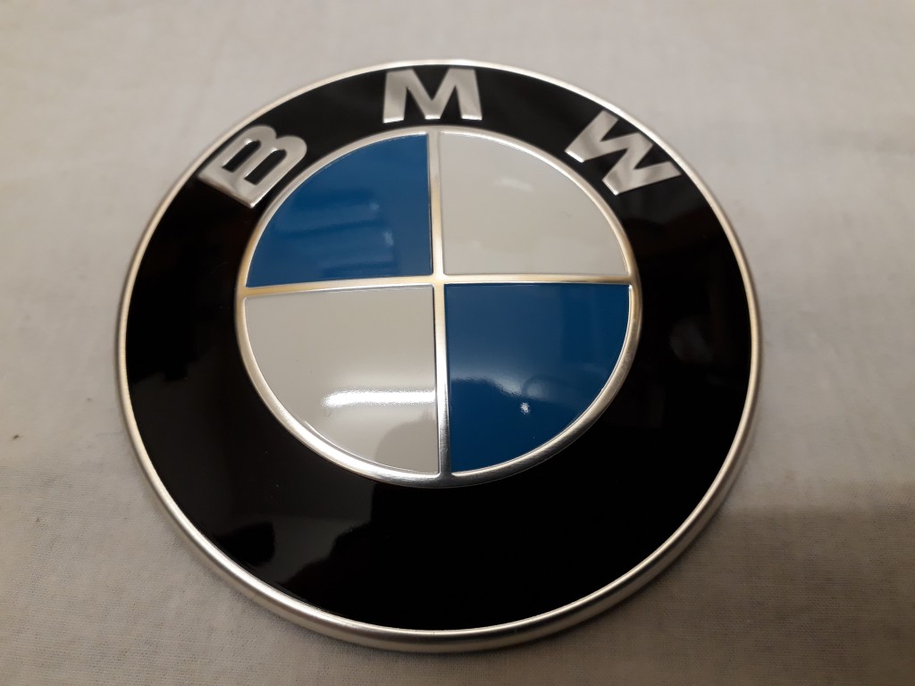 Bonnet Badge